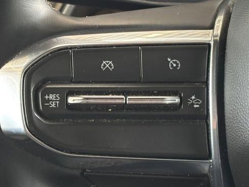 Used 2025 GMC Canyon Denali AWD/4WD image 10