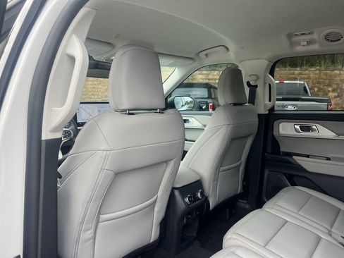 New 2026 Ford Explorer Active w/ Active Comfort Package RWD image 17