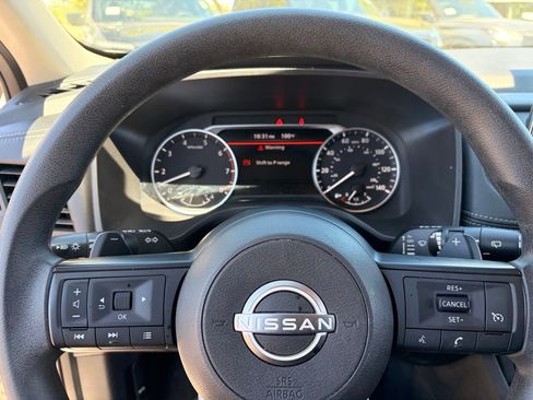 Used 2024 Nissan Rogue S AWD/4WD image 30