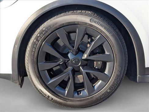 Used 2022 Tesla Model X image 25