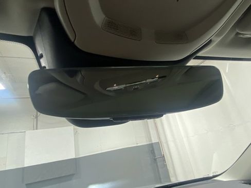 Certified 2025 Volvo XC60 B5 Plus image 28