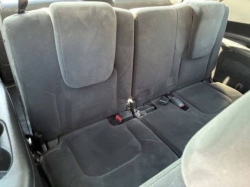 Used 2017 Nissan Armada SV image 20