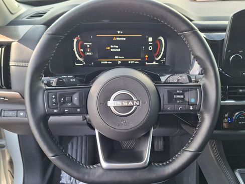 Certified 2023 Nissan Pathfinder Platinum AWD/4WD image 11