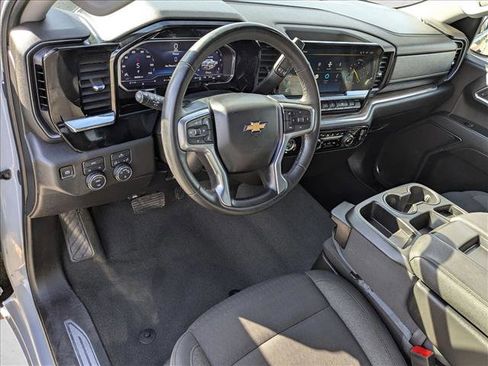 Used 2024 Chevrolet Silverado 1500 LT image 7