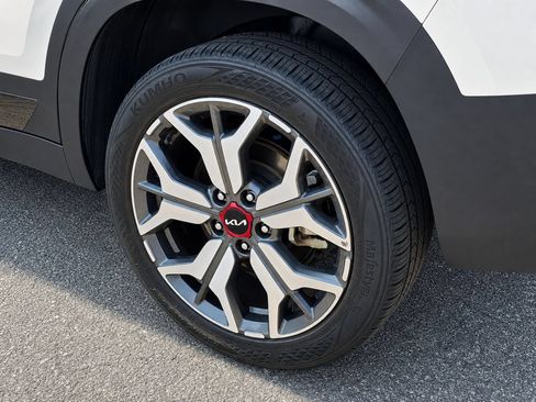 Used 2023 Kia Seltos SX AWD/4WD image 9