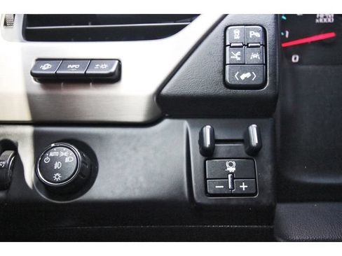 Used 2018 GMC Yukon Denali w/ Denali Ultimate Package RWD image 21