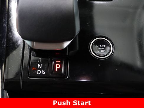 Used 2024 Land Rover Range Rover Sport SE image 18