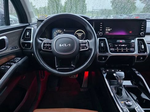 Certified 2023 Kia Sorento SX Prestige AWD/4WD image 23