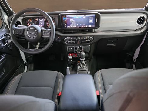 Used 2025 Jeep Wrangler Unlimited Sport AWD/4WD image 23