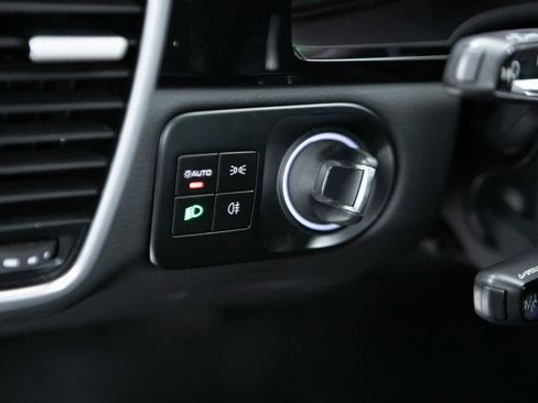 Certified 2023 Porsche Cayenne image 20