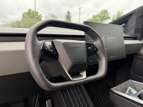 Used 2024 Tesla Cybertruck AWD Crew Cab image 56