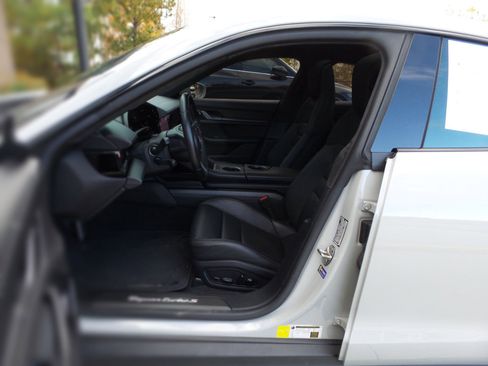 Used 2021 Porsche Taycan Turbo S image 28