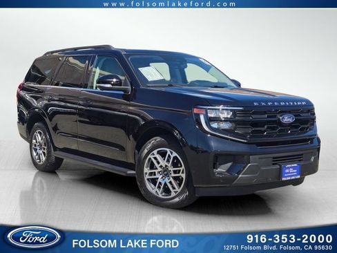 Certified 2025 Ford Expedition Active AWD/4WD image 1