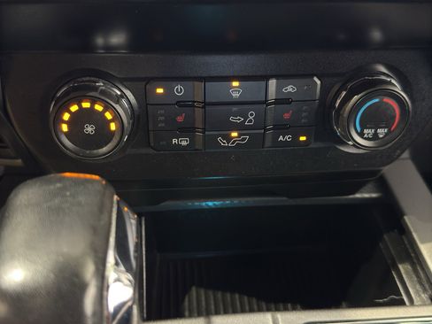 Used 2020 Ford F150 XLT w/ Equipment Group 302A Luxury AWD/4WD image 32