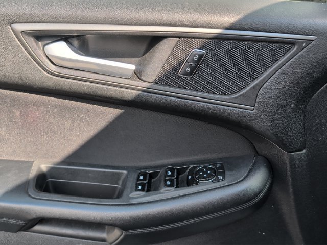 Used 2015 Ford Edge SE w/ Cargo Accessory Package FWD image 11