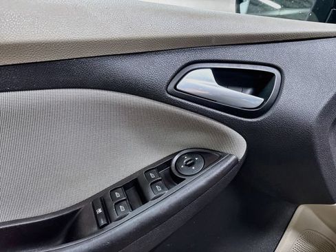 Used 2014 Ford Focus SE FWD image 15