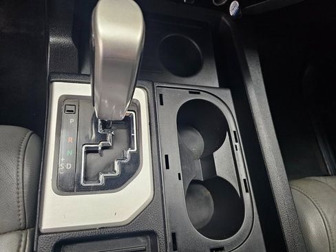 Used 2014 Toyota Tundra SR5 w/ SR5 Upgrade Package image 17