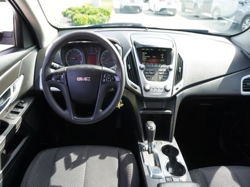 Used 2017 GMC Terrain SLE image 2