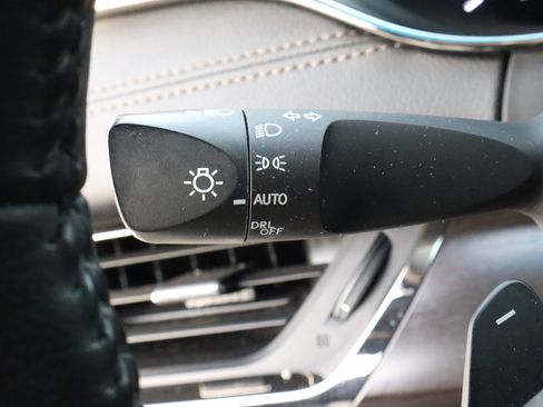 Used 2016 Toyota Avalon XLE Premium image 17