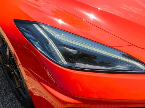 Used 2021 Chevrolet Corvette Stingray Preferred Cpe w/ Z51 Performance Package RWD image 4