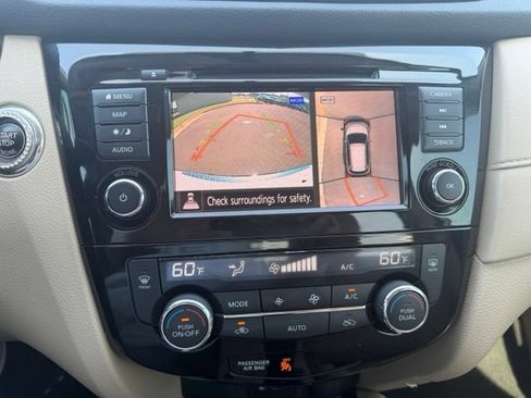 Used 2018 Nissan Rogue SV w/ Sun & Sound Touring Package FWD image 16