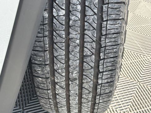 Used 2023 Jeep Grand Cherokee Laredo RWD image 20