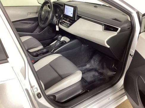 Used 2025 Toyota Corolla LE FWD image 35