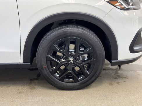 Used 2025 Honda HR-V Sport image 4