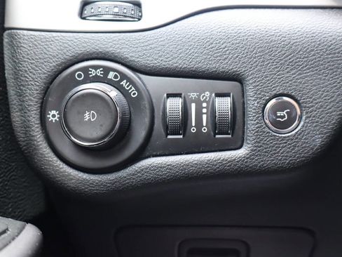 Used 2019 Jeep Cherokee High Altitude AWD/4WD image 13