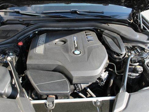 Used 2017 BMW 530i RWD image 10