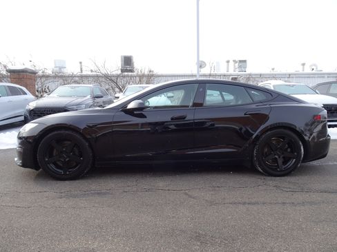 Used 2021 Tesla Model S Plaid image 2