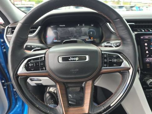 Used 2023 Jeep Grand Cherokee L Summit w/ Advanced Protech Group IV AWD/4WD image 19