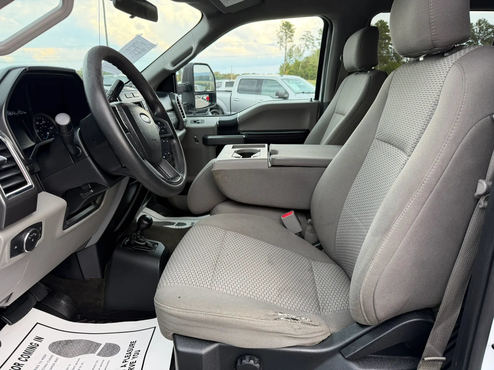 Used 2017 Ford F250 XLT AWD/4WD image 5
