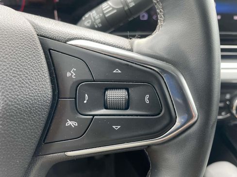 Used 2025 Chevrolet Trax LT w/ LT Convenience Package FWD image 21