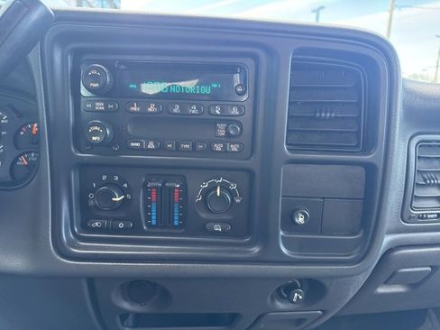 Used 2006 Chevrolet Silverado 1500 LT w/ Light Duty Power Package image 10