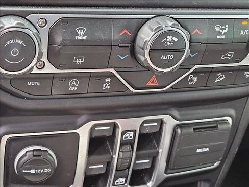 Used 2019 Jeep Wrangler Unlimited Rubicon AWD/4WD image 13