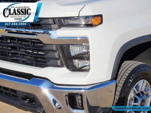Used 2025 Chevrolet Silverado 2500 LT w/ Convenience Package AWD/4WD image 12