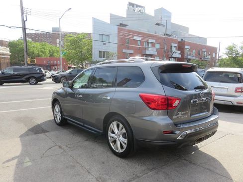 Used 2018 Nissan Pathfinder SL w/ SL Premium Package AWD/4WD image 5