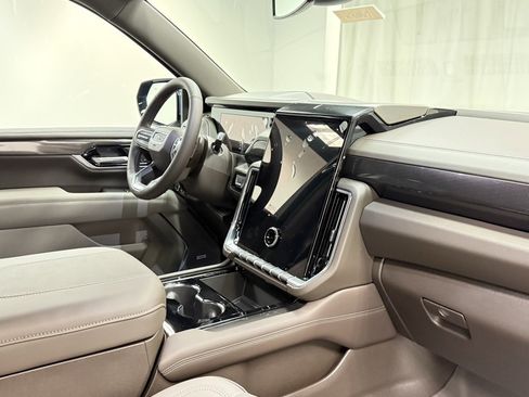 New 2026 GMC Yukon XL Elevation w/ LPO, Floor Liner Package image 17