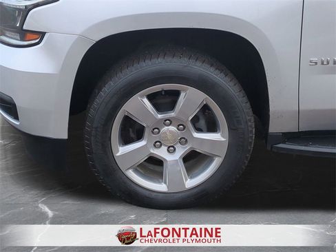 Certified 2019 Chevrolet Suburban LT w/ Luxury Package image 30