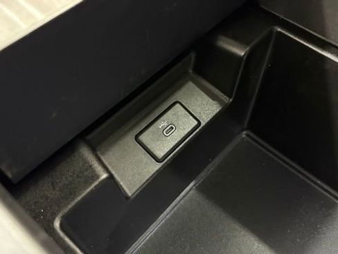 Used 2025 GMC Sierra EV Denali image 42