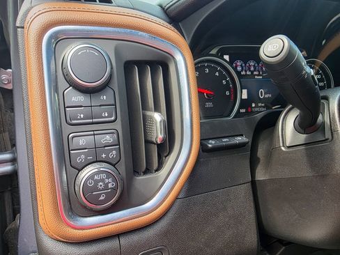 Used 2019 Chevrolet Silverado 1500 High Country w/ Technology Package AWD/4WD image 19
