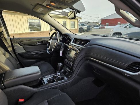 Used 2016 Chevrolet Traverse LT image 18