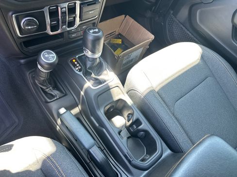 Used 2024 Jeep Wrangler Unlimited Sport AWD/4WD image 33