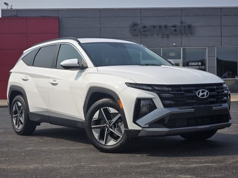 Used 2018 Hyundai Tucson SE w/ Cargo Package AWD/4WD image 2