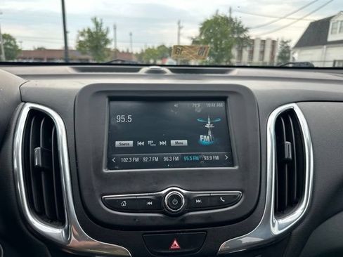 Used 2018 Chevrolet Equinox LT FWD image 10