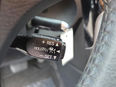 Used 2018 Toyota Corolla SE image 30