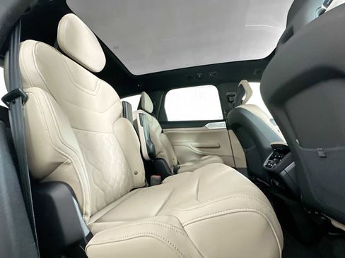 New 2025 Volvo EX90 Ultra image 24