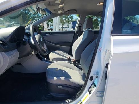 Used 2017 Hyundai Accent SE FWD image 10