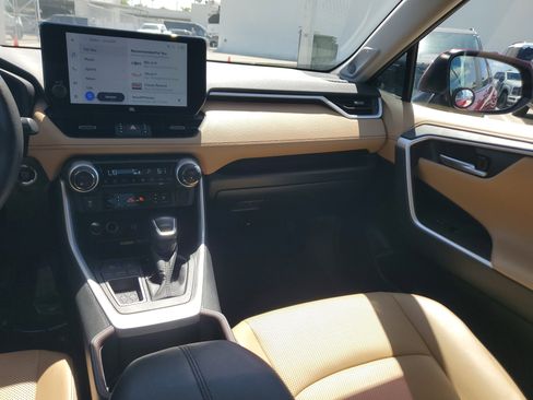 Used 2023 Toyota RAV4 Limited image 18